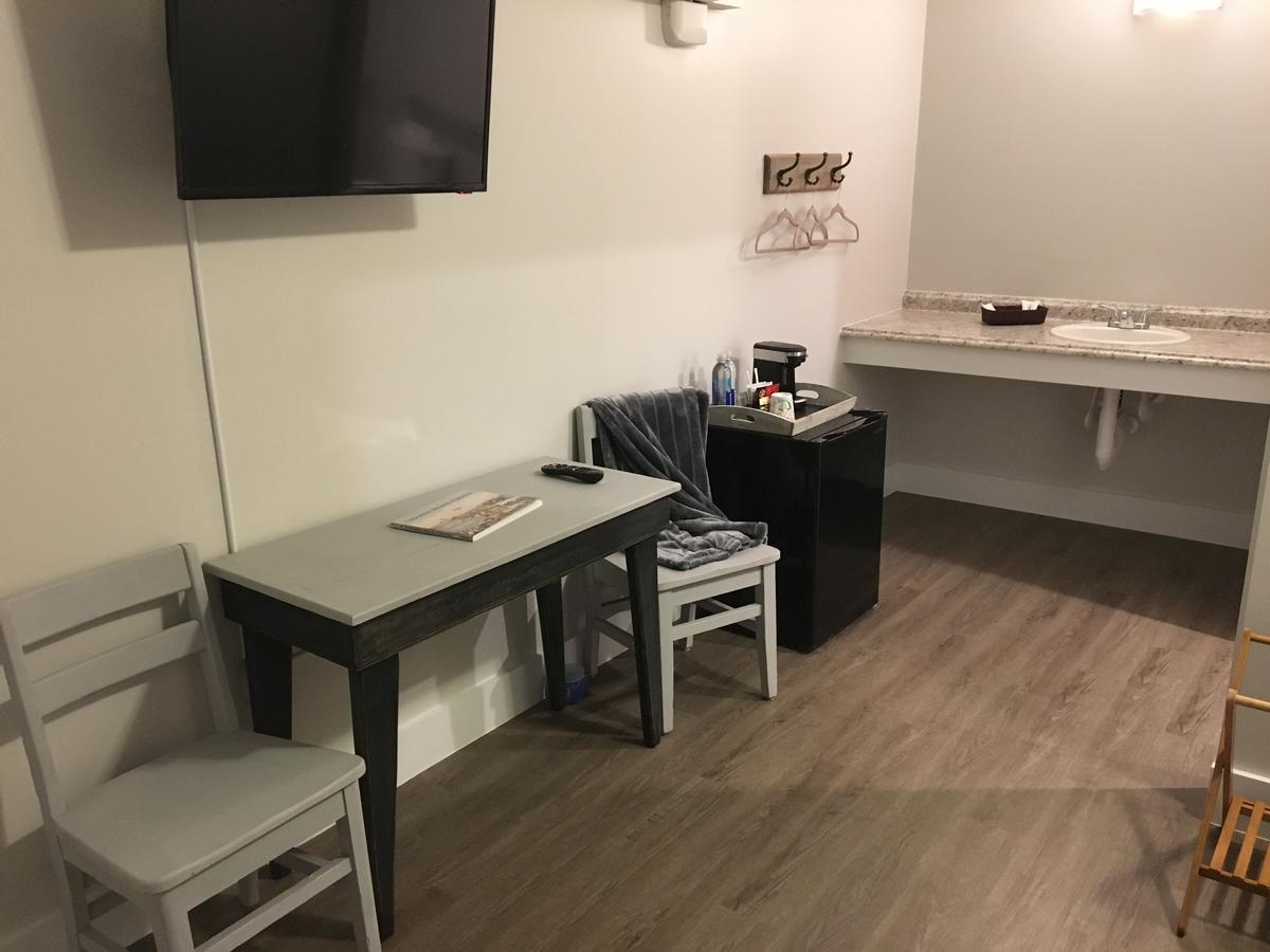 Riverview Inn 科洛尼尔比奇 外观 照片